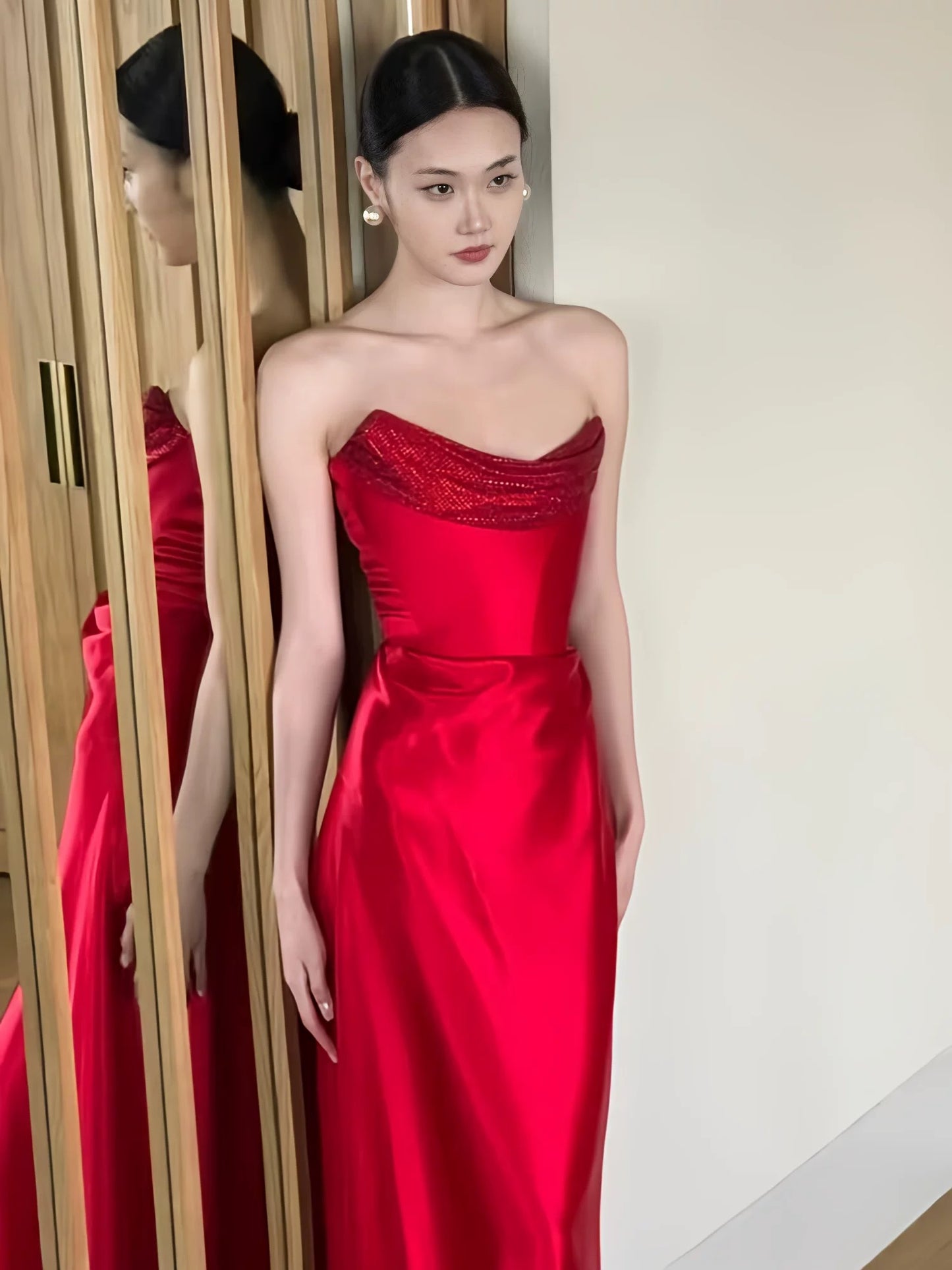 Robe de soirée sirène chic bustier en satin rouge pour les mariages de printemps/été, les événements formels sur la plage ou les invités de mariage N3956