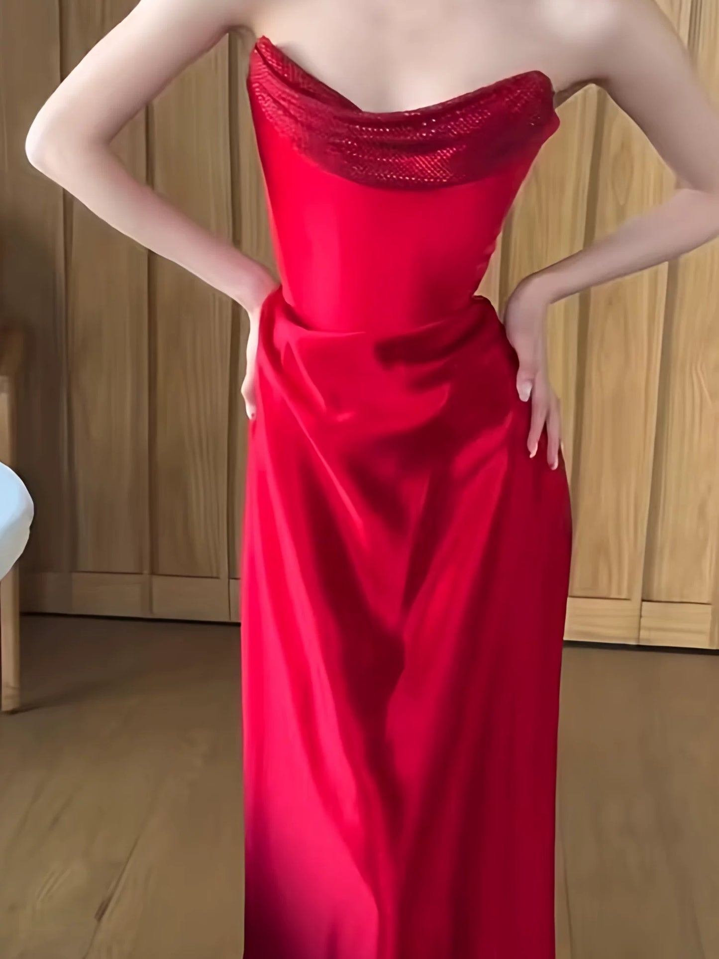 Robe de soirée sirène chic bustier en satin rouge pour les mariages de printemps/été, les événements formels sur la plage ou les invités de mariage N3956