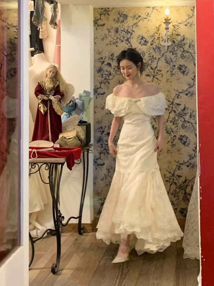 Robes de mariée vintage Sirène Épaules dénudées Dentelle blanche avec manches Robe de réception de mariage dans le jardin d'été N3961