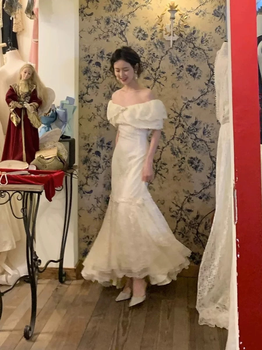 Robes de mariée vintage Sirène Épaules dénudées Dentelle blanche avec manches Robe de réception de mariage dans le jardin d'été N3961