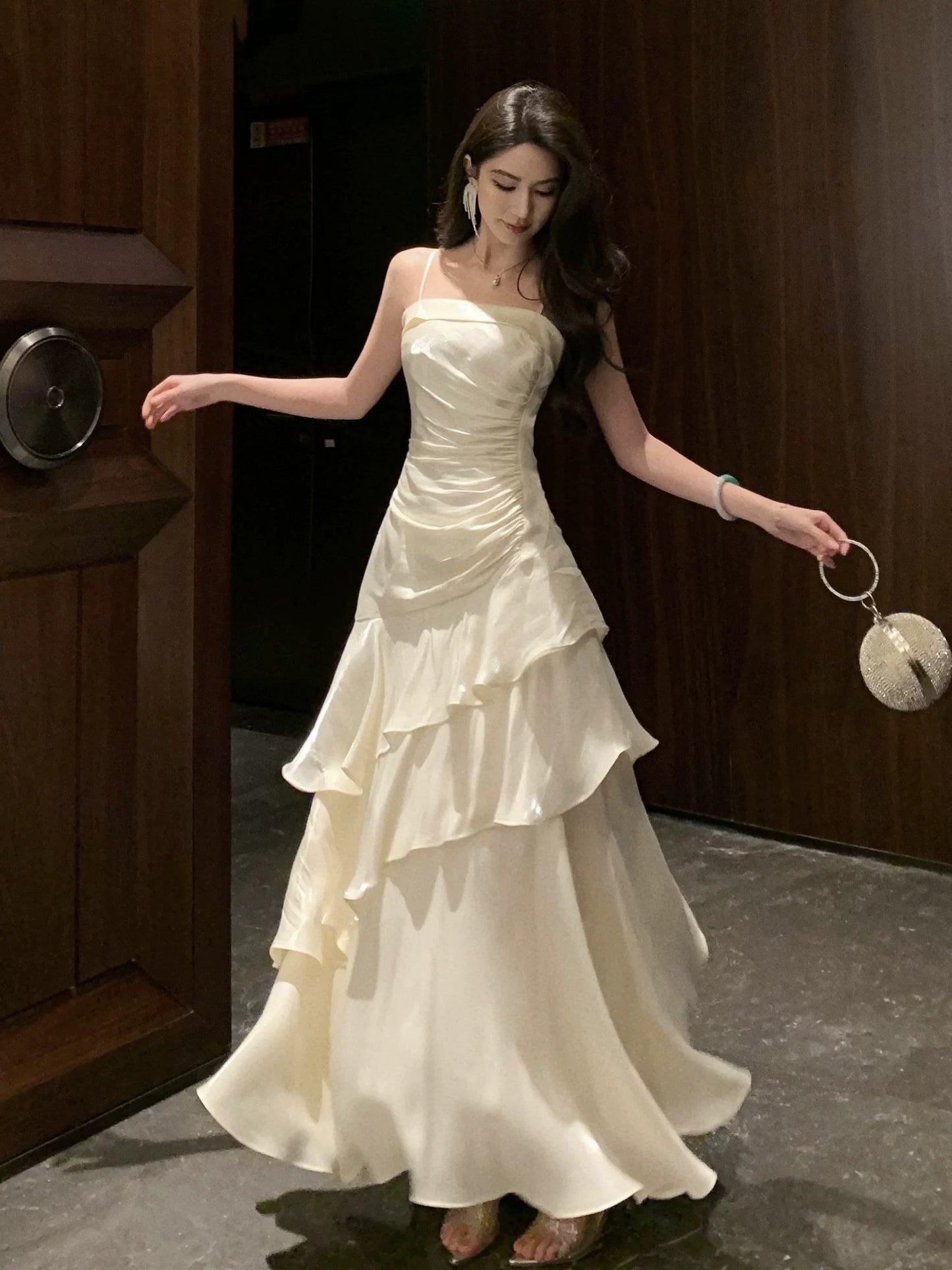 Elegante Meerjungfrauen-Abschlussballkleider mit Spaghettiträgern, Weiß, mit Falten, formelles Abendkleid N3976