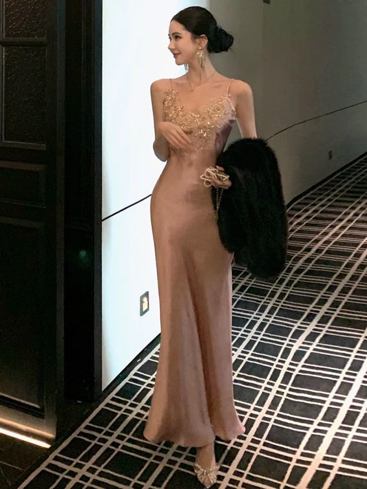 Hübsche Ballkleider Meerjungfrau Spaghettiträger Rosa Abendkleid Formelles Halb-langes Abendkleid N3991