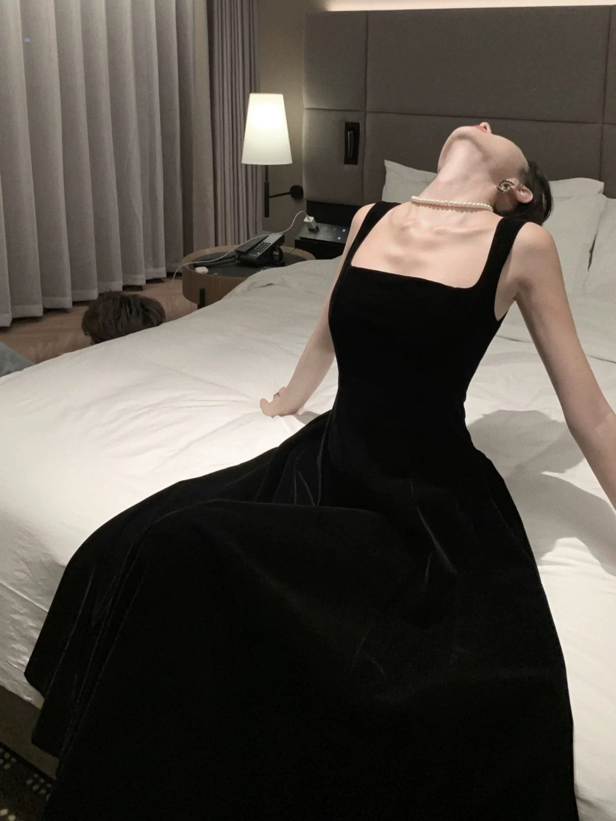 Bescheidenes A-Linien-Samtkleid mit eckigem Ausschnitt in Schwarz für den 21. Geburtstag, elegantes Outfit, formelle Kleider für Hochzeitsgäste N4010