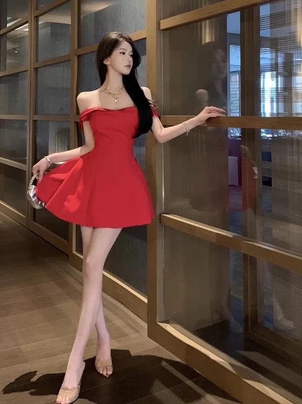 Sexy A-Linie schulterfreies rotes Satin-Kurz-Mini-Partykleid Cocktail-Heimkehrkleider N4068