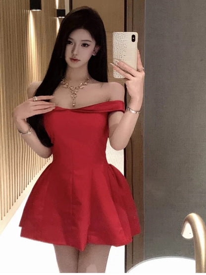 Sexy A-Linie schulterfreies rotes Satin-Kurz-Mini-Partykleid Cocktail-Heimkehrkleider N4068