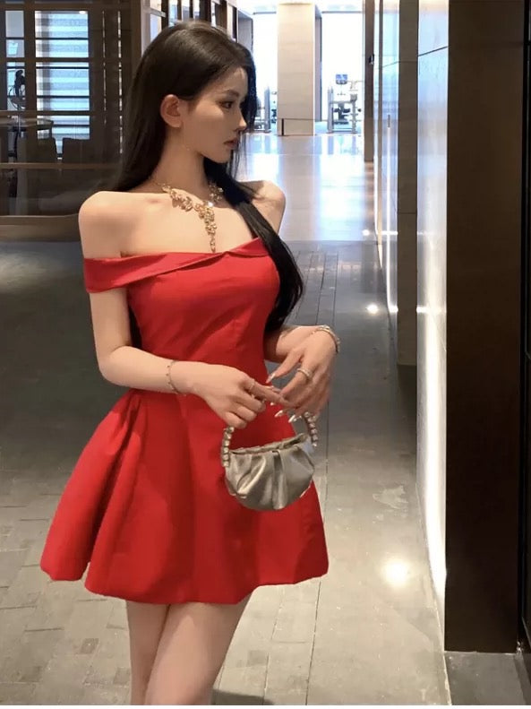 Sexy A-Linie schulterfreies rotes Satin-Kurz-Mini-Partykleid Cocktail-Heimkehrkleider N4068