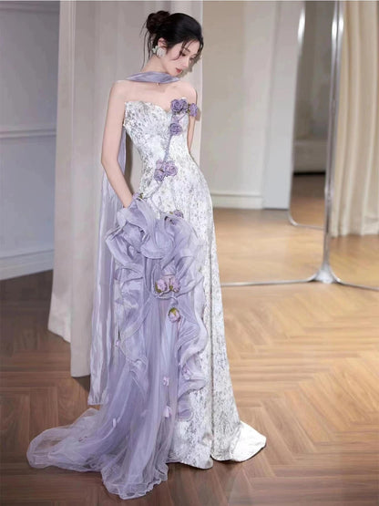Glitzerndes Meerjungfrauen-Abendkleid mit herzförmigem Ausschnitt in Flieder mit Blumen, bodenlang, Inspiration für Abend-Outfits RB5164