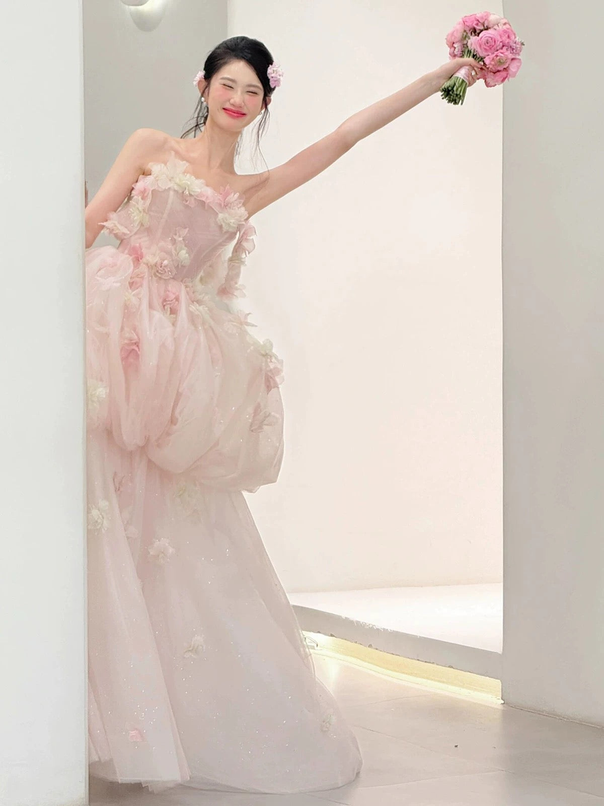 Glittery Prom Dress Ball Gown Strapless Tulle Pink With Flowers Floor Length Quinceanera Dresses Party Formal Outfits RB5236
