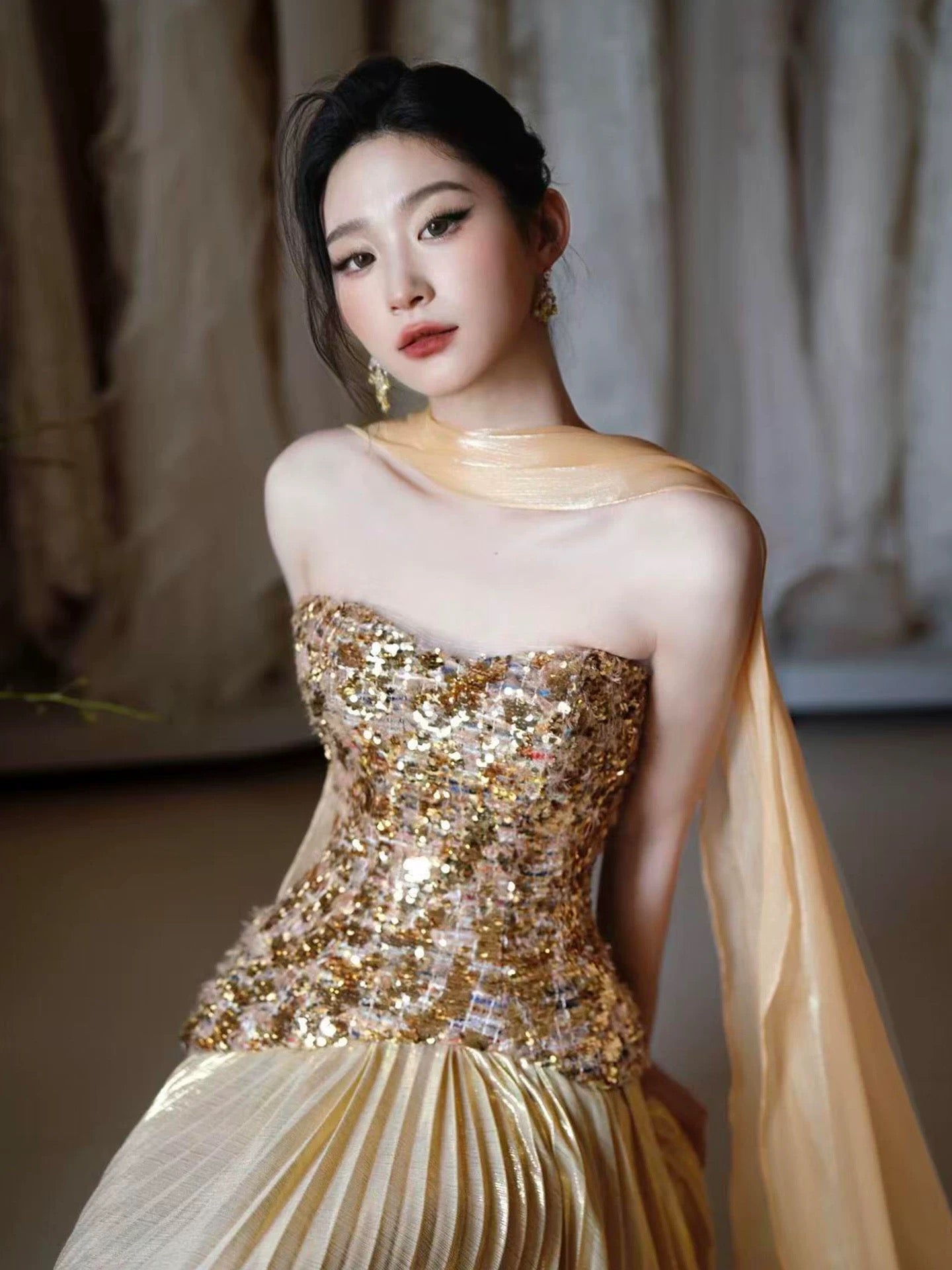 Modest A Line Sweetheart Gold Sequined With Scarf Date Night Evening Outfit Formal Prom Dresses RB5316