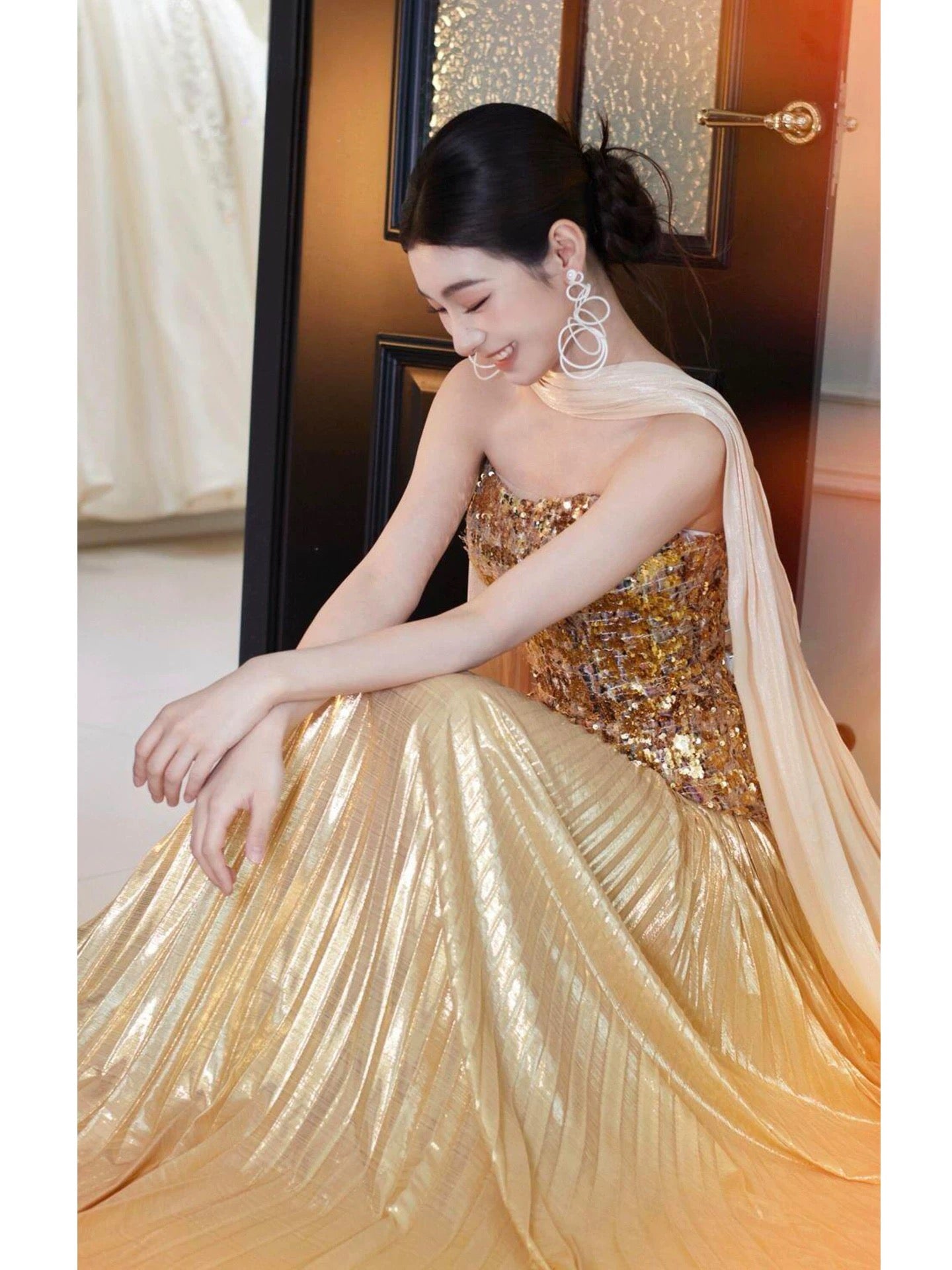 Modest A Line Sweetheart Gold Sequined With Scarf Date Night Evening Outfit Formal Prom Dresses RB5316