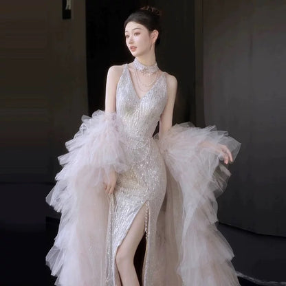 Glitzerndes Meerjungfrauen-Abendkleid mit V-Ausschnitt, silbernen Pailletten und Perlenstickerei, langes Ballkleid, Inspiration für Abend-Outfits RB5201