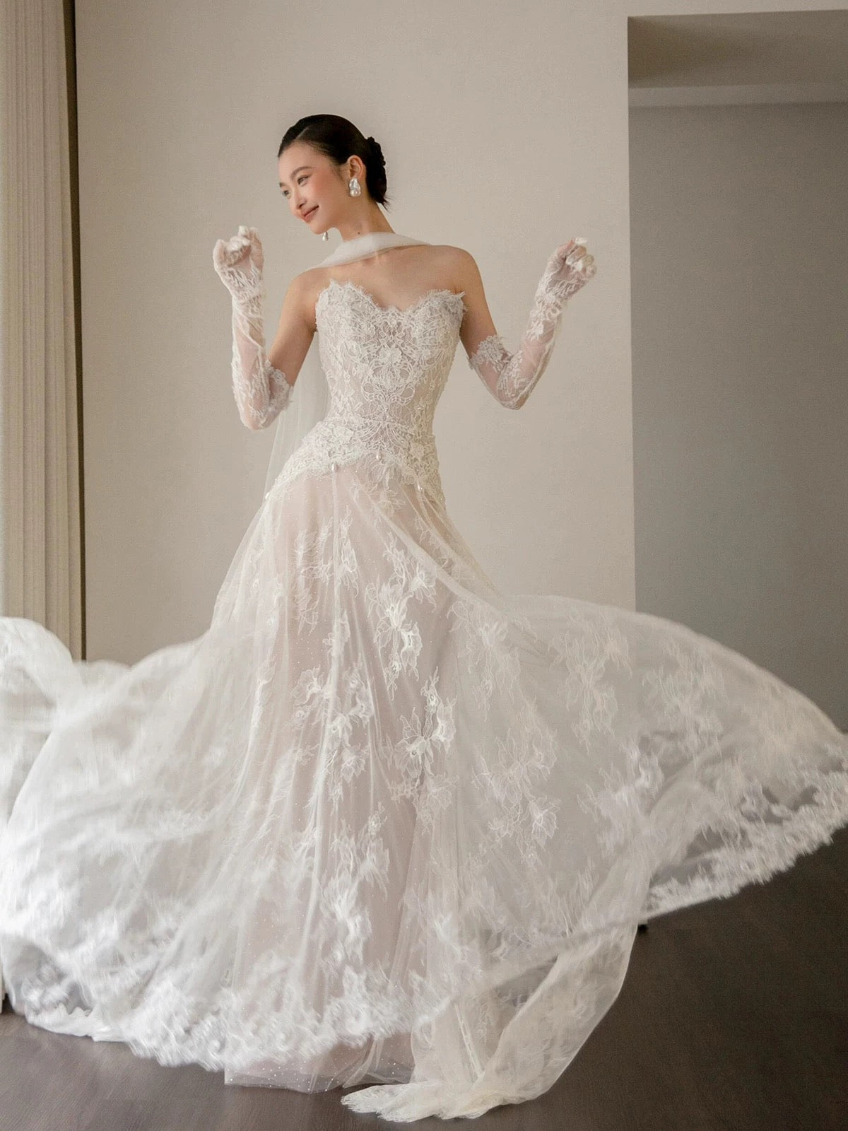 Modest A Line Sweetehart With Scarf Gloves White Lace Brides Gown Bridal Dress Long Wedding Dresses RB5317