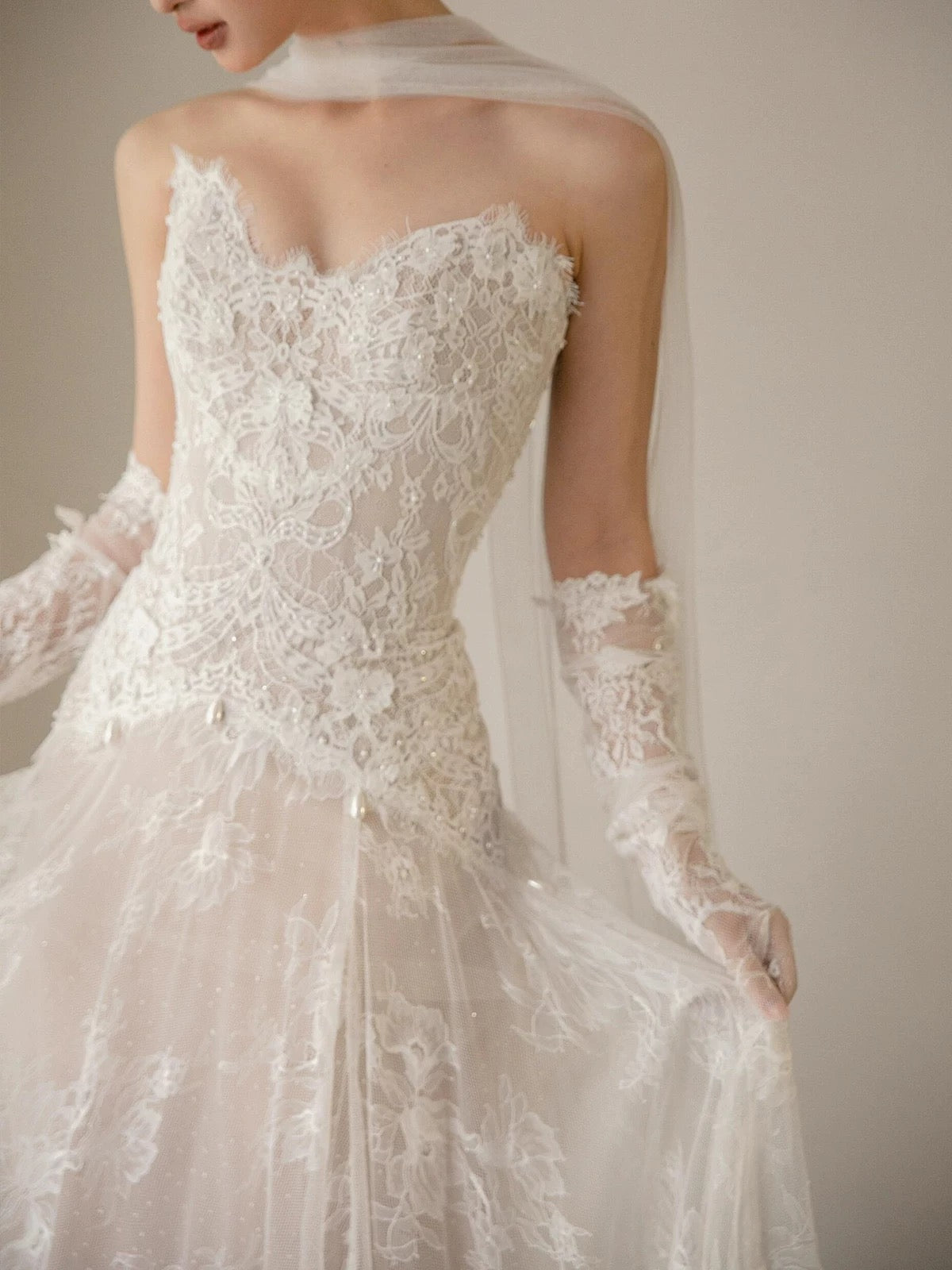 Modest A Line Sweetehart With Scarf Gloves White Lace Brides Gown Bridal Dress Long Wedding Dresses RB5317