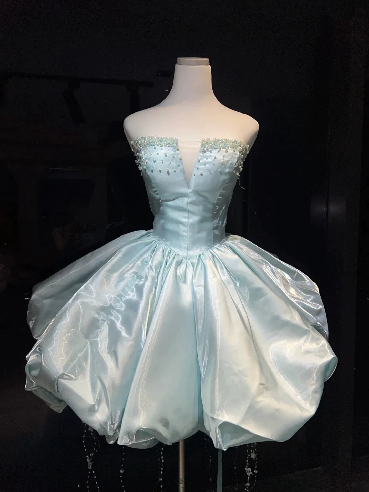 Beautiful Ball Gown Strapless Blue Satin Date Night Outfits Semi Formal Prom Gown Evening Dresses RB5325