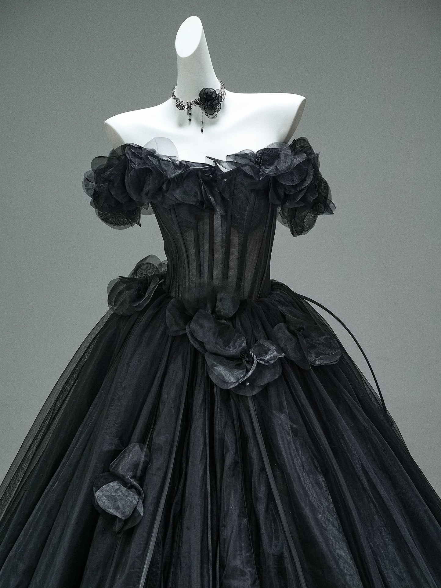 Pretty Ball Gown Off The Shoulder Tulle Black With Flowers Long 15 Quinceanera Dresses Photo Ideas Formal Outfit RB5590