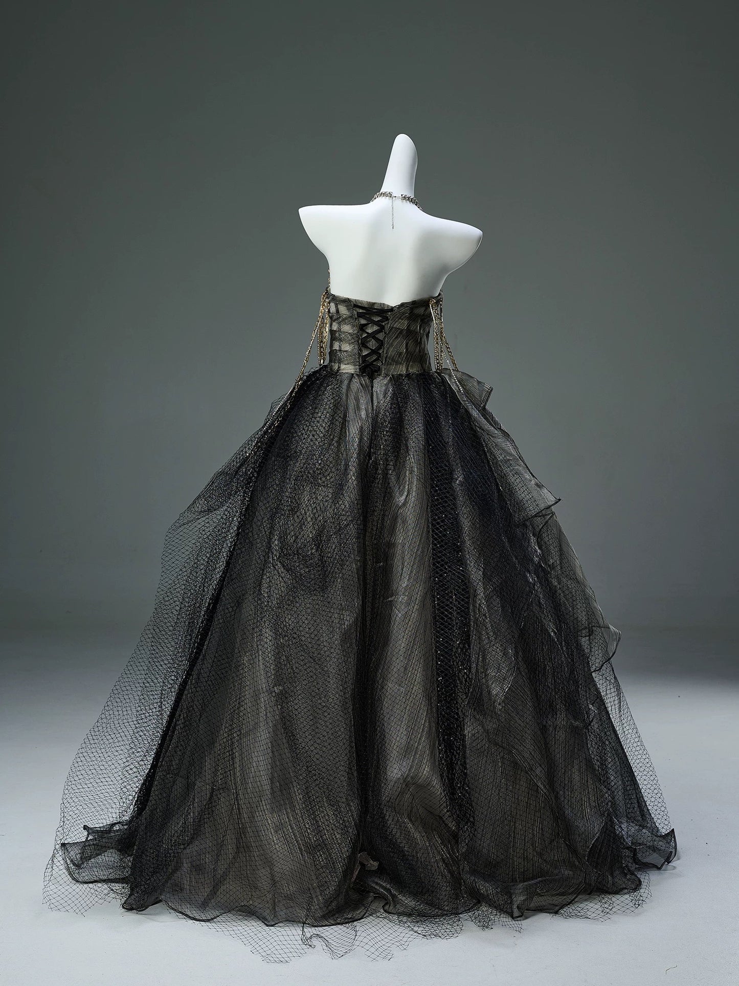 Beautiful Ball Gown Strapless Black With Gold Beading Long Quinceanera Dresses Sweet 15 Dress Formal Outfits RB5522
