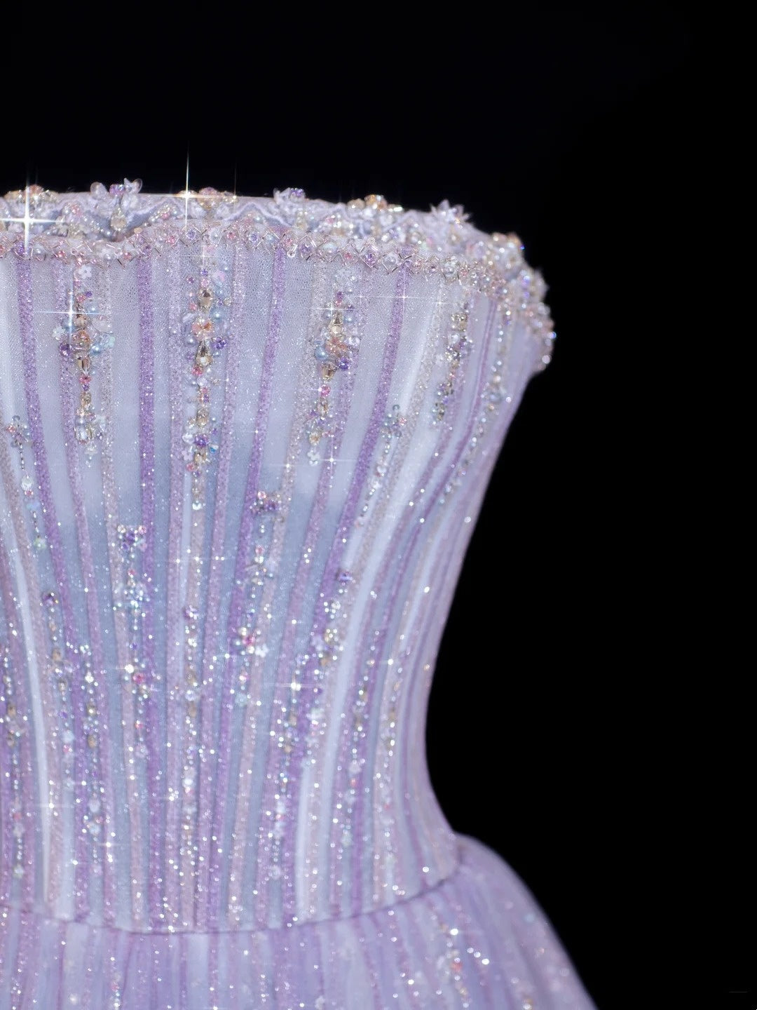 Robe de bal chic sans bretelles lilas avec corsage orné de cristaux perlés - Inspiration robes de soirée formelles - Robes de bal N154