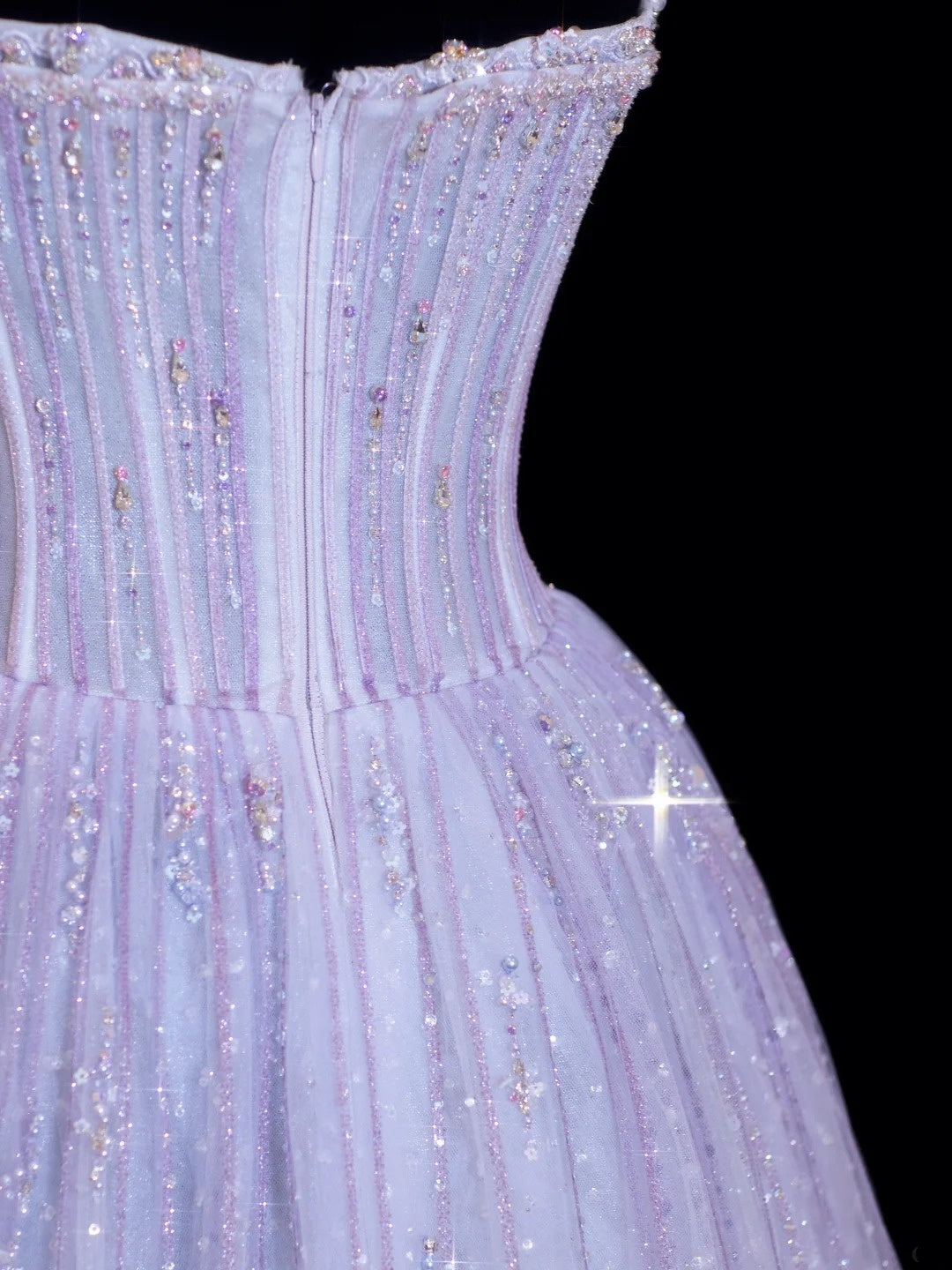 Robe de bal chic sans bretelles lilas avec corsage orné de cristaux perlés - Inspiration robes de soirée formelles - Robes de bal N154