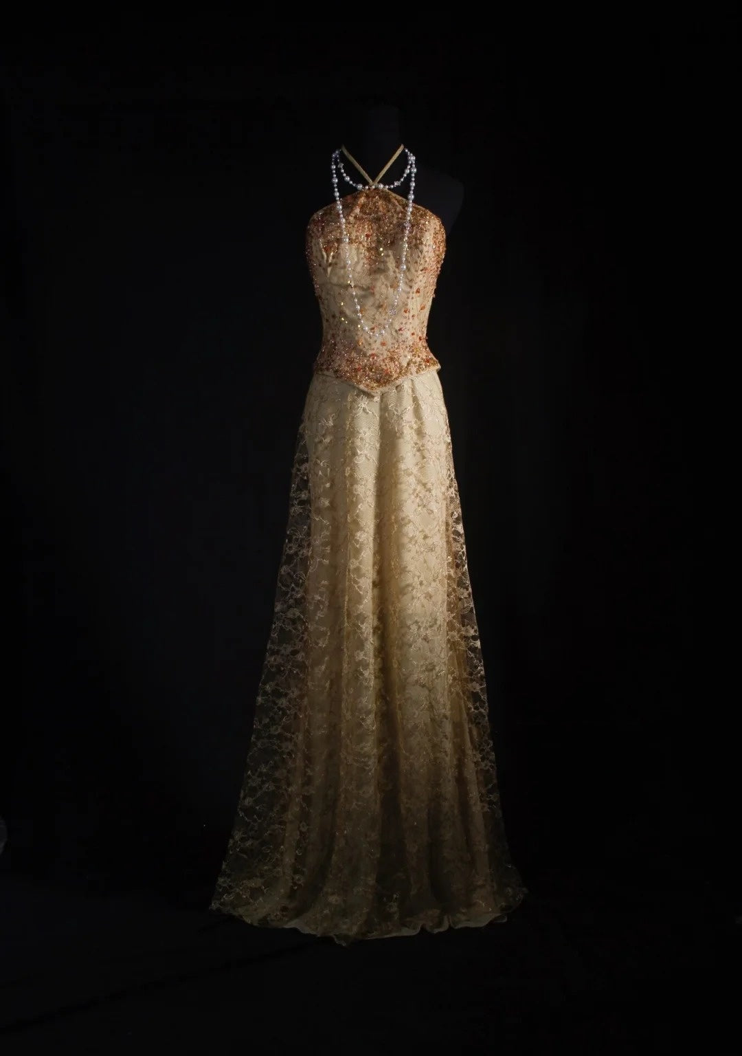 Robe de bal vintage, coupe trapèze, dos nu, sequins dorés et corsage perlé, inspiration robe de soirée formelle N166