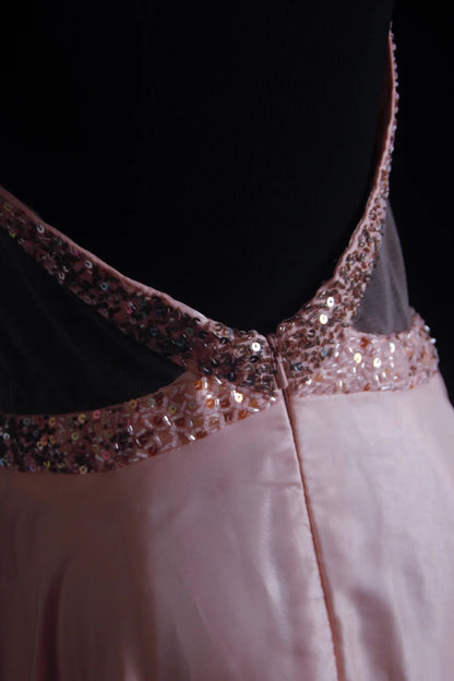 Robe de bal vintage esthétique, coupe trapèze, dos nu rose, corsage orné de perles, inspiration robe de soirée formelle N168