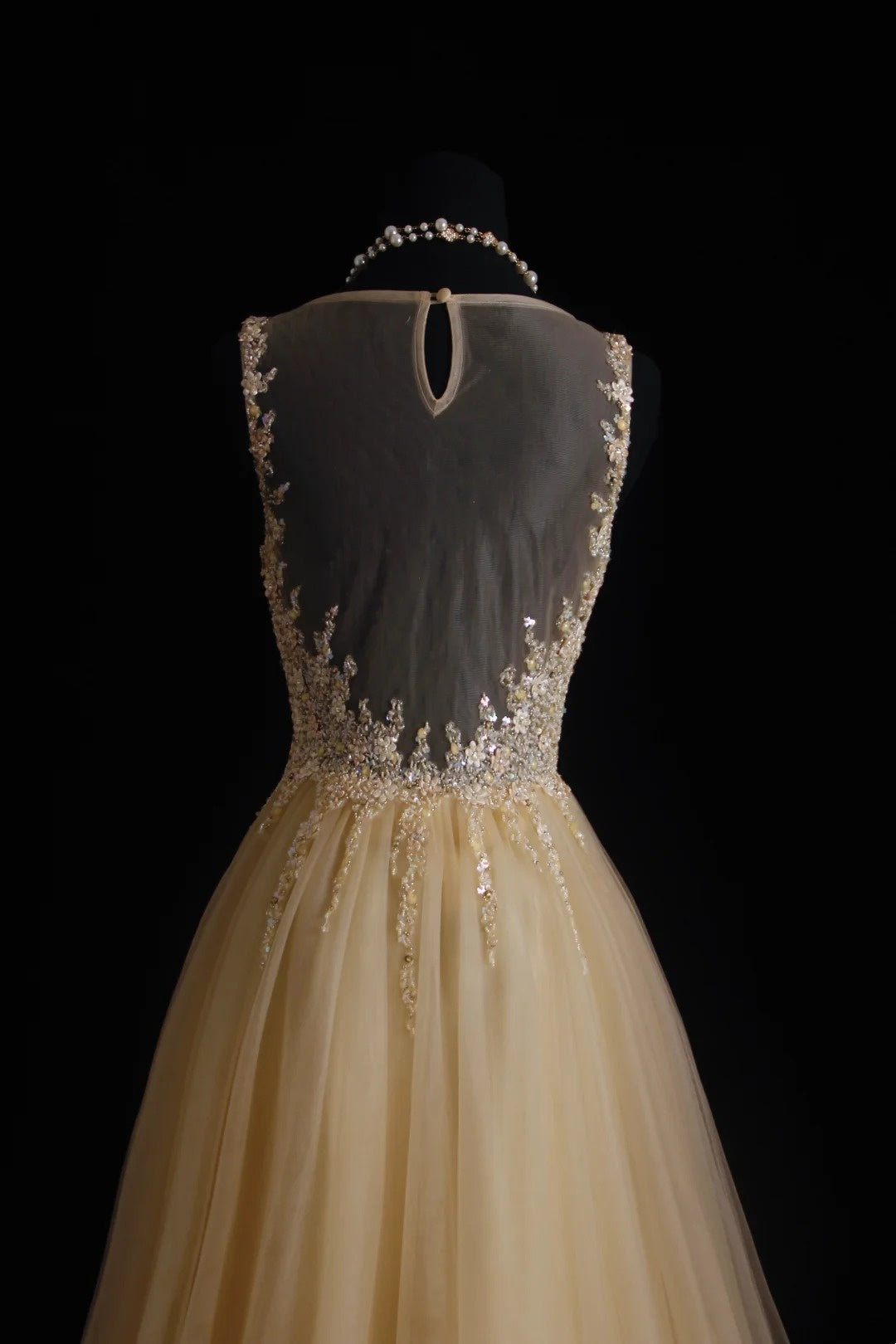 Robe de bal vintage esthétique, coupe trapèze, col rond, tulle champagne avec corsage perlé, inspiration robe de soirée formelle N170