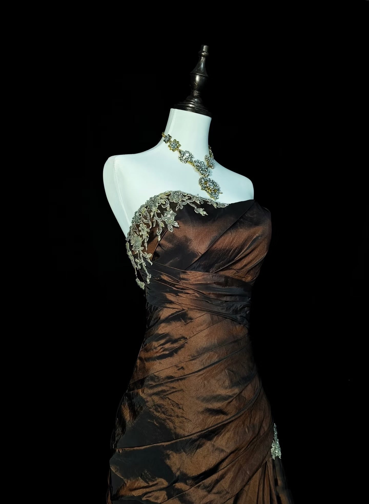 Robe de soirée longue en taffetas vert avec décolleté cœur et dentelle, robe de bal en taffetas vert N1780
