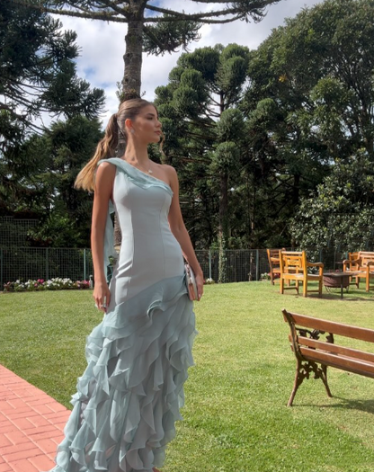 Einfaches, schulterfreies, hellblaues Chiffon-Abendkleid im Meerjungfrauenstil mit Rüschen, ideal für Hochzeiten und Partys (Modell N289).