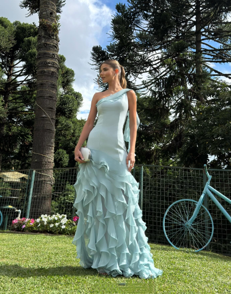 Einfaches, schulterfreies, hellblaues Chiffon-Abendkleid im Meerjungfrauenstil mit Rüschen, ideal für Hochzeiten und Partys (Modell N289).