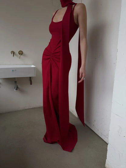 Robe de bal longue rouge à fines bretelles spaghetti et foulard, style sirène, N403