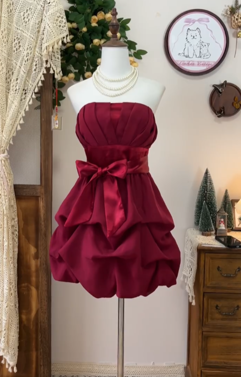 Robe de bal bustier bordeaux unique courte pour le bal de promo, la cour, la rentrée scolaire N4576