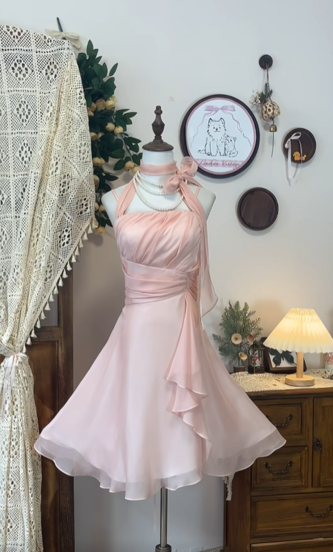 Élégante Robe Courte de Bal de Promo/Soirée en Chiffon Rose Poudré, Coupe Trapèze, Col Halter, Idéale pour Danse/Réunion d'Anciens, Modèle N4596