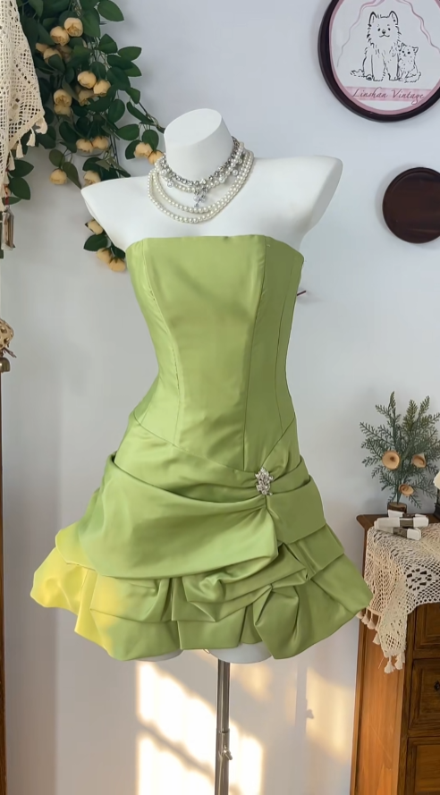 Robe de bal/gala mi-longue en satin vert sauge sans bretelles, coupe fourreau, mignonne, pour senior N4610