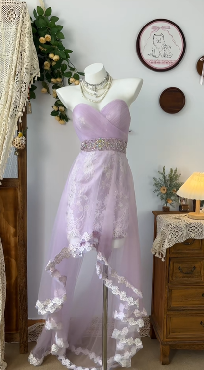 Süße High-Low-Kleider mit Herz-Ausschnitt, aus lila Tüll, für Abschlussball und Heimkehr, Modell N4625