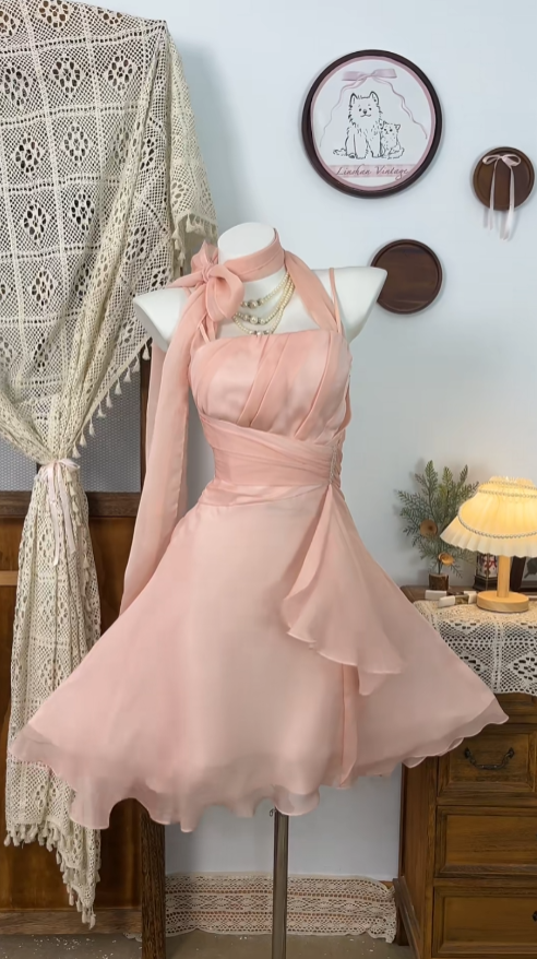 Wunderschöne Ballkleider Neckholder Zartrosa Chiffon Mini Abschlussball Kurze Abiballkleider Homecoming Kleider N4632