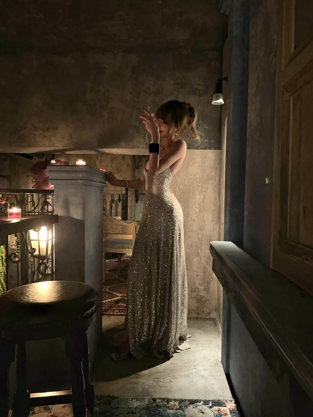 Glitzerndes, champagnerfarbenes Meerjungfrauen-Abendkleid mit Spaghettiträgern und Korsettrücken – Inspiration für festliche Anlässe zum 18. Geburtstag (Modell N471)