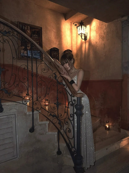 Glitzerndes, champagnerfarbenes Meerjungfrauen-Abendkleid mit Spaghettiträgern und Korsettrücken – Inspiration für festliche Anlässe zum 18. Geburtstag (Modell N471)