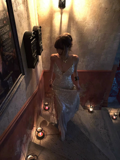 Glitzerndes, champagnerfarbenes Meerjungfrauen-Abendkleid mit Spaghettiträgern und Korsettrücken – Inspiration für festliche Anlässe zum 18. Geburtstag (Modell N471)