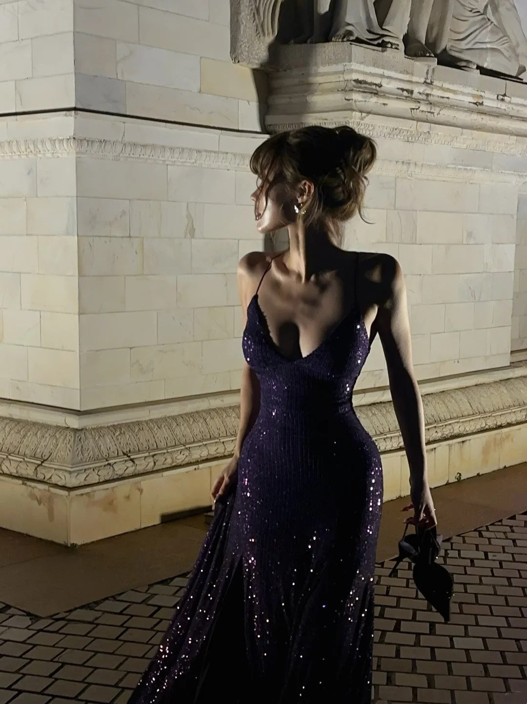 Robe de bal sirène élégante à fines bretelles et sequins violets, longue, idéale pour une fête d'anniversaire de 18 ans (N479)