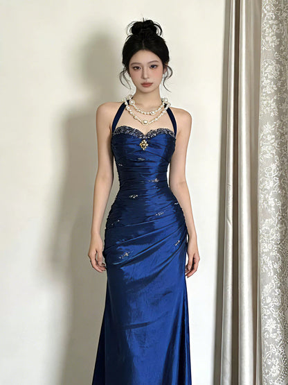 Elegantes, burgunderrotes, langes Meerjungfrauen-Neckholder-Abendkleid aus Satin, perfekt für Abschlussball und Tanz N529