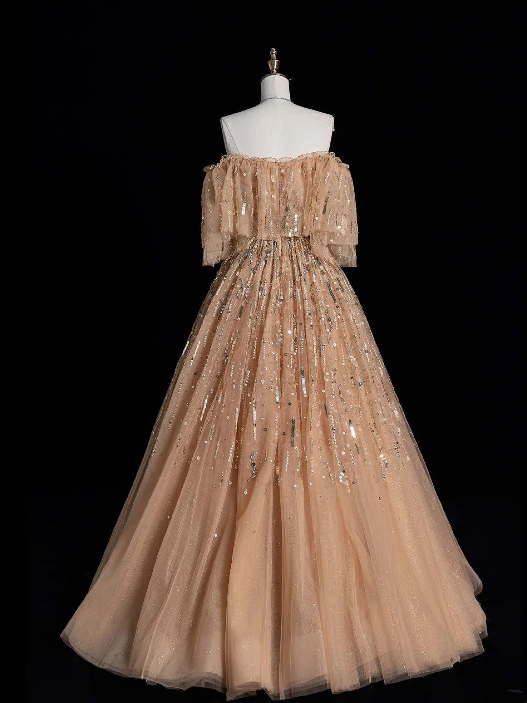 Robe de bal élégante en tulle à épaules dénudées, manches courtes et corsage orné de perles. Robe de soirée longue, semi-formelle, N616