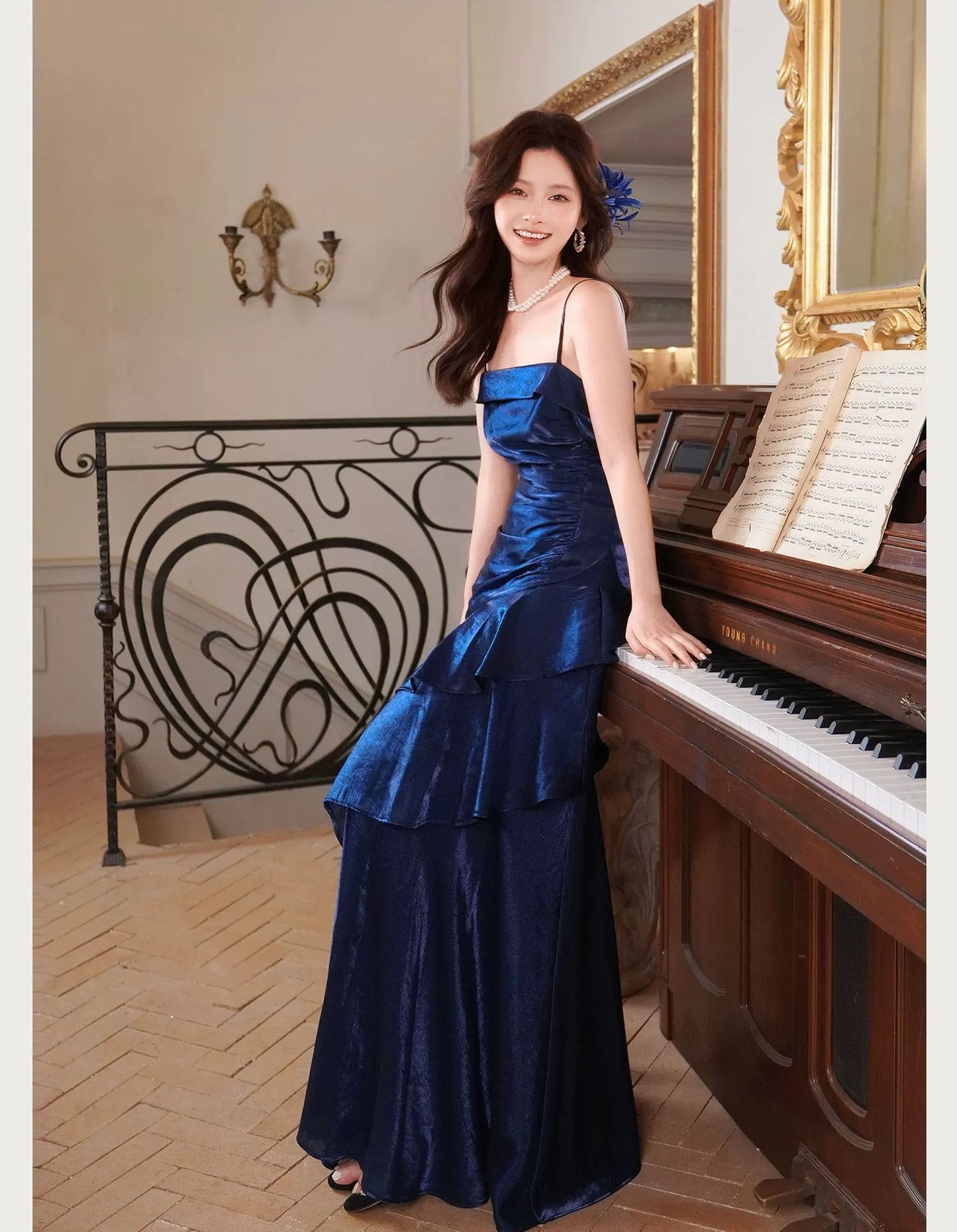 Robe de bal longue sirène bleu roi en satin à fines bretelles, style princesse, idéale pour un 18e anniversaire ou une remise de diplôme (N877)