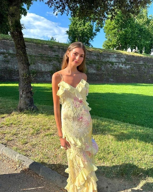 Robe de bal longue sirène à fines bretelles en dentelle jaune et mousseline, idéale pour un 21e anniversaire ou une remise de diplôme (NN901)