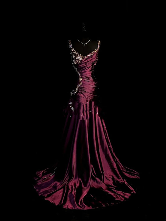 Elegantes langes Meerjungfrauen-Kleid aus Satin mit Spaghettiträgern und goldenen Applikationen – perfekt für Partys, Abschlussbälle und Hochzeiten (Modell N917)