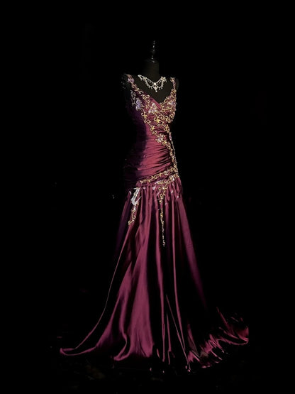 Elegantes, langes Meerjungfrauen-Kleid aus Satin mit Spaghettiträgern und Applikationen – perfekt für Partys, Abschlussbälle und Hochzeiten (Modell N916).