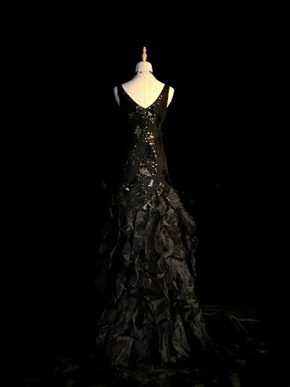 Robe de bal longue vintage sirène à col en V, années 1950, en satin noir ornée de perles et de pierres précieuses. Idéale pour une soirée, un 18e anniversaire ou une remise de diplôme (N920).