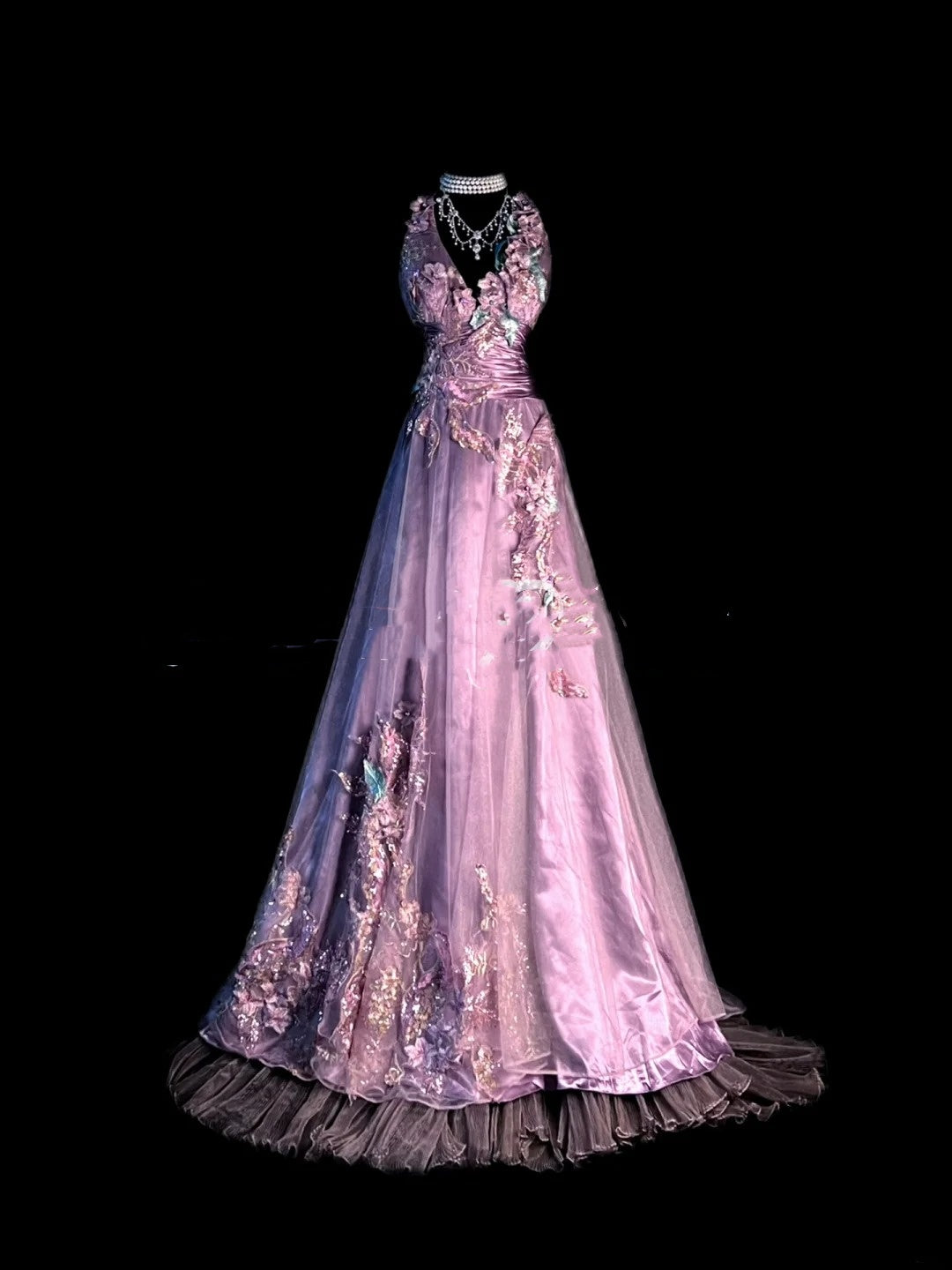 Robe de bal longue vintage années 1950, coupe trapèze, col en V, lilas avec appliques perlées, idéale pour une soirée, un 18e anniversaire ou une remise de diplôme (N922)