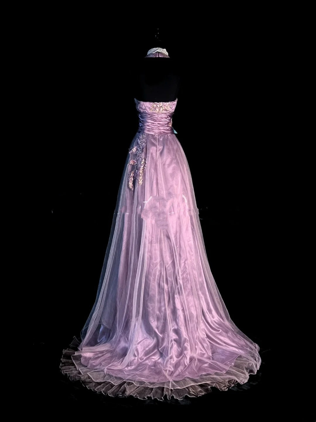 Robe de bal longue vintage années 1950, coupe trapèze, col en V, lilas avec appliques perlées, idéale pour une soirée, un 18e anniversaire ou une remise de diplôme (N922)