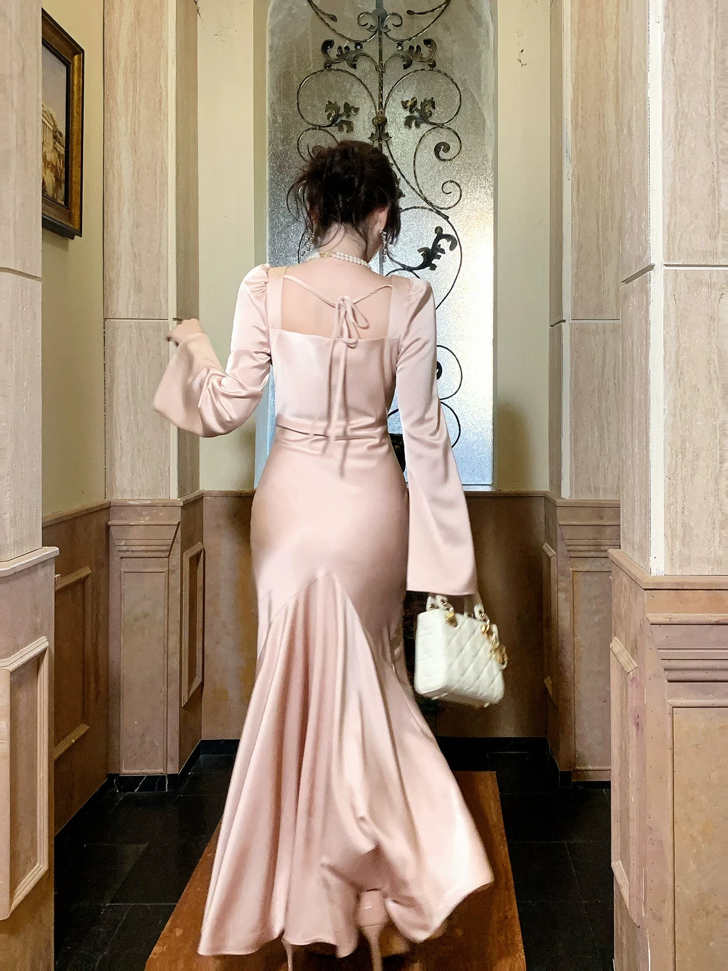 Robe de bal sirène modeste, col carré, manches longues, en satin rose, idéale pour un mariage ou un anniversaire de 16 ans (AB2446)