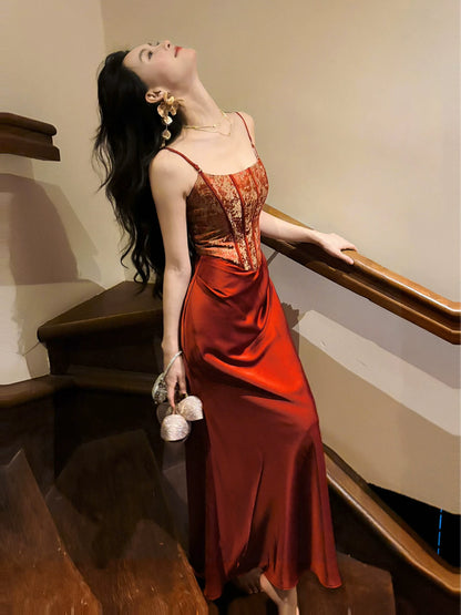 Robe de bal élégante sirène à fines bretelles, en satin bordeaux, longueur cheville, plissée, style sirène. Tenue idéale pour une remise de diplôme ou un anniversaire (N096)
