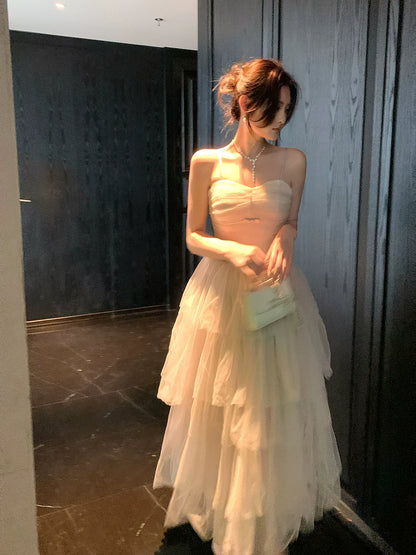 Robe de bal rose en tulle à fines bretelles et coupe trapèze, idéale pour un mariage ou une fête d'anniversaire (16 ans) - AB2427
